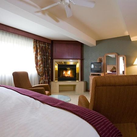 לה מלבאי Relais & Chateaux Auberge La Pinsonniere חדר תמונה