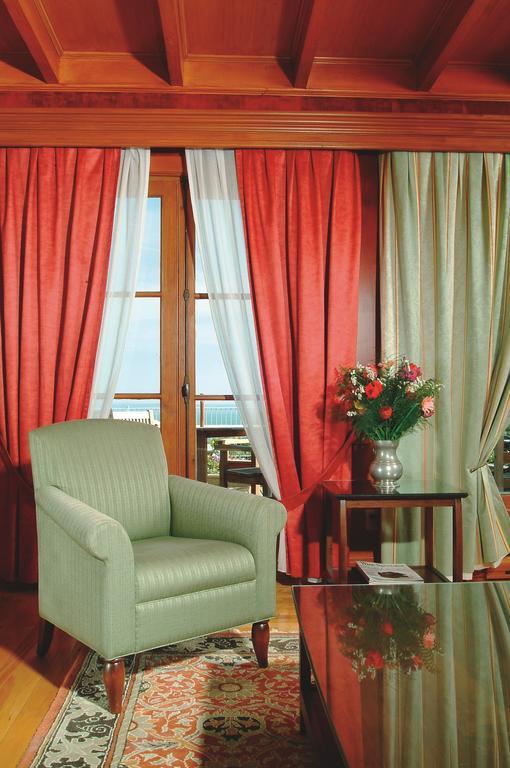 לה מלבאי Relais & Chateaux Auberge La Pinsonniere מראה חיצוני תמונה