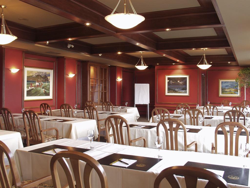 לה מלבאי Relais & Chateaux Auberge La Pinsonniere מראה חיצוני תמונה