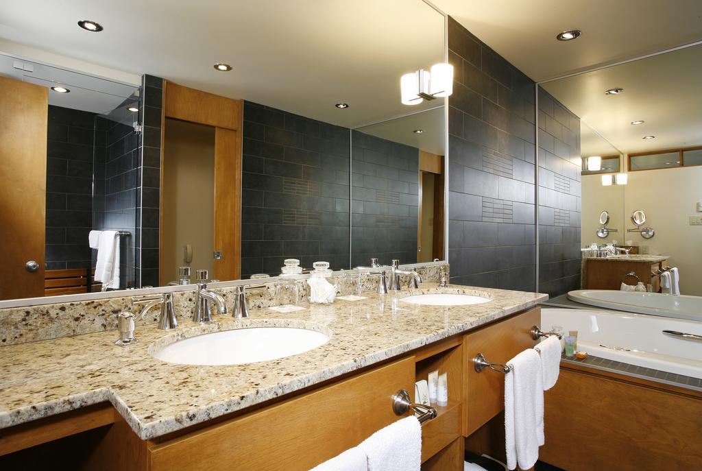 לה מלבאי Relais & Chateaux Auberge La Pinsonniere חדר תמונה